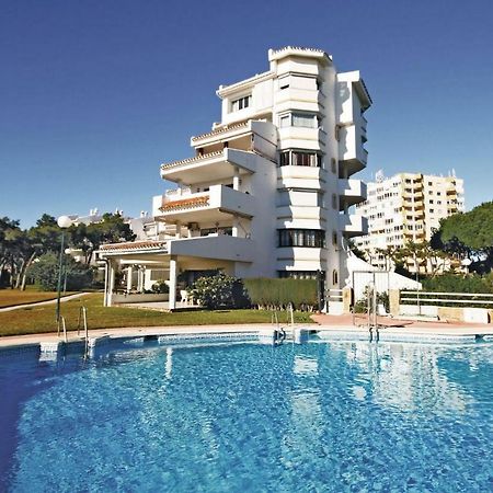 Stunning apartment in Calahonda with 3 Bedrooms, WiFi&Outdoor swimming pool La Cala De Mijas Bagian luar foto