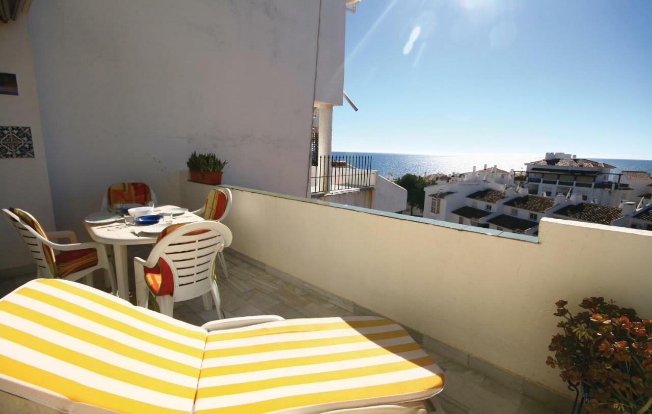 Stunning apartment in Calahonda with 3 Bedrooms, WiFi&Outdoor swimming pool La Cala De Mijas Bagian luar foto